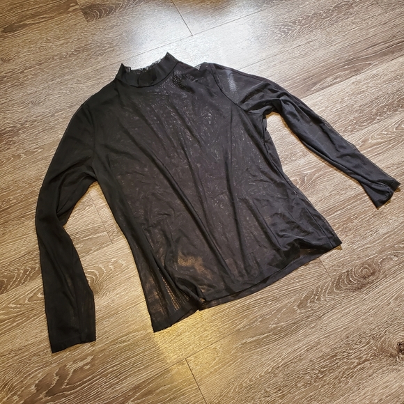 ❤sold❤🦄trendy mock neck mesh top - Picture 2 of 8